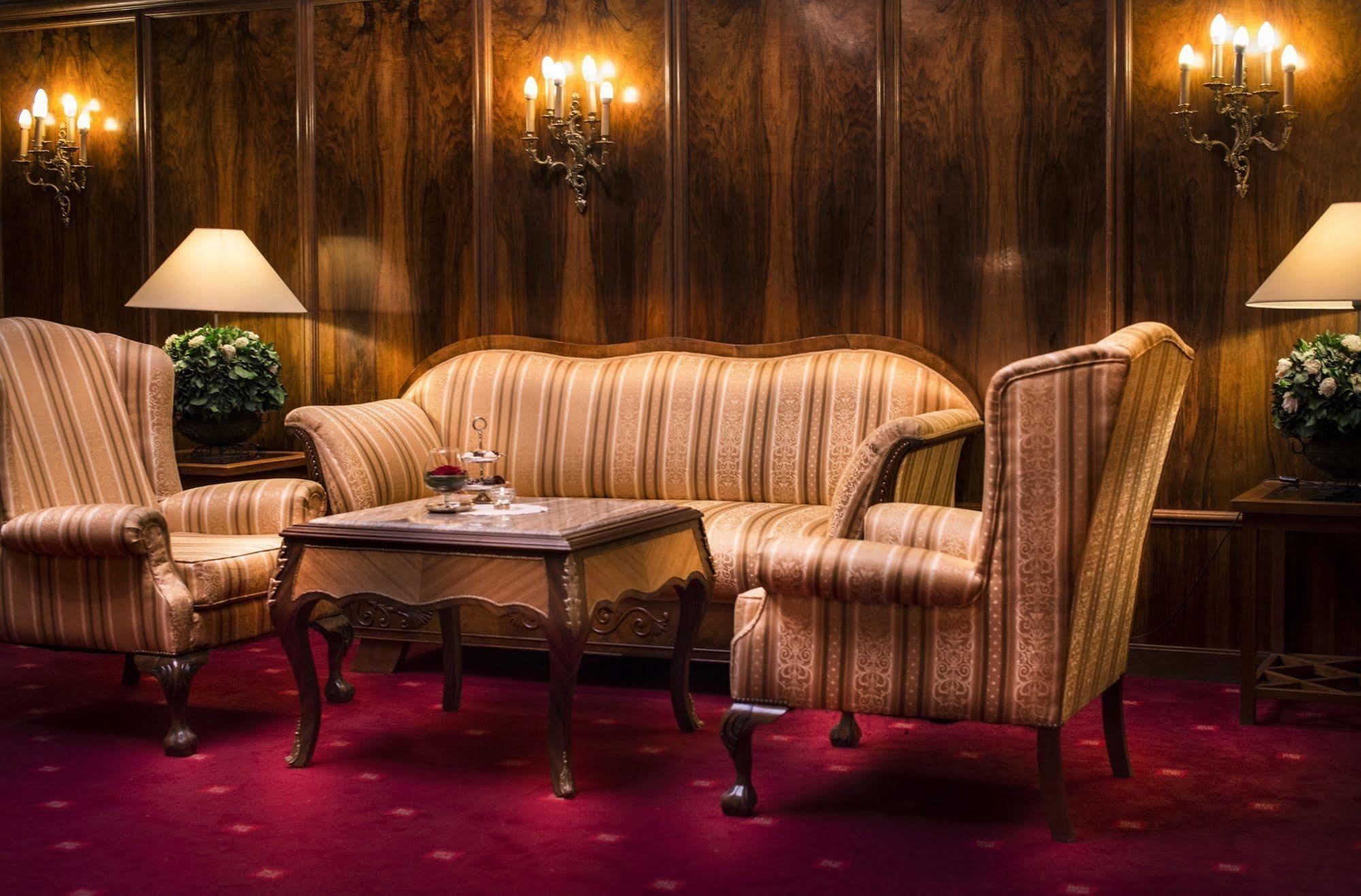 Bellevue Rheinhotel Бопард Екстериор снимка